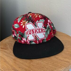 HUSKER SNAPBACK